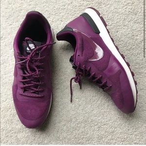Nike International Plum Sz 9 Great Condition